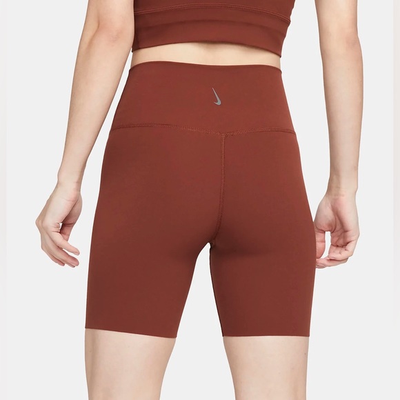 Nike Yoga Luxe Women's High-Waisted Shorts - Picture 3 of 6